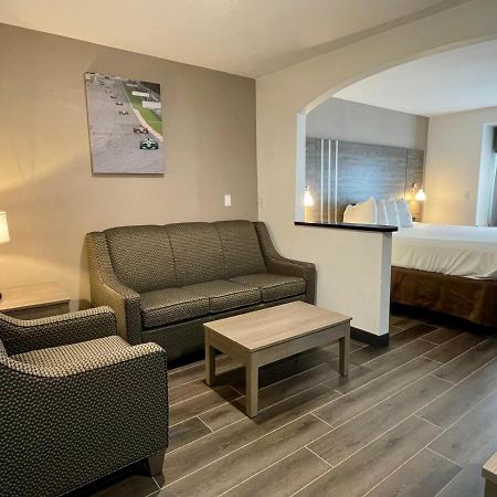 Best Western Roanoke Inn & Suites Exterior photo